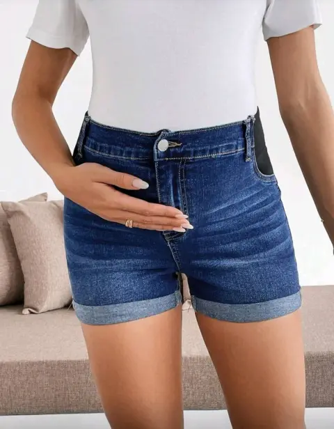 Short Valentina